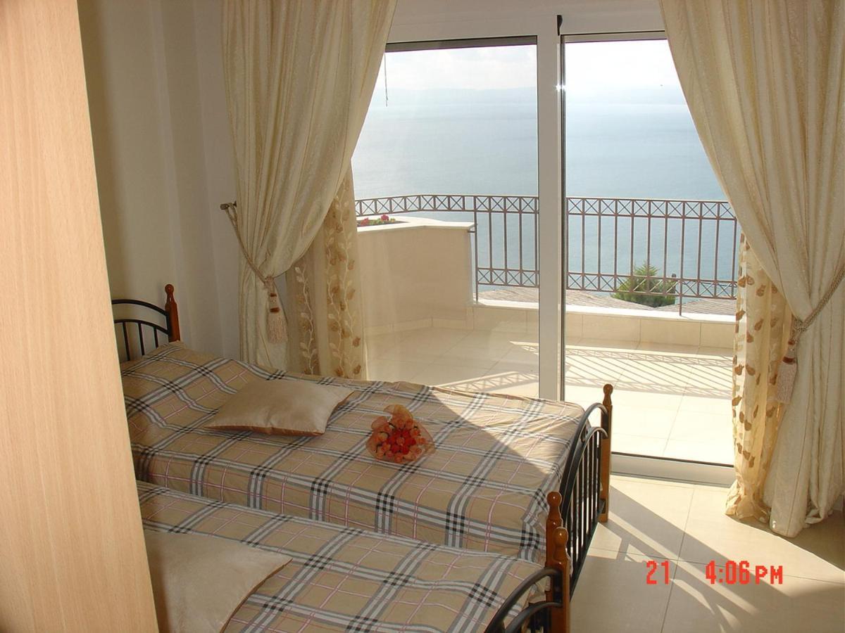 Verga First Floor Apartment 外观 照片