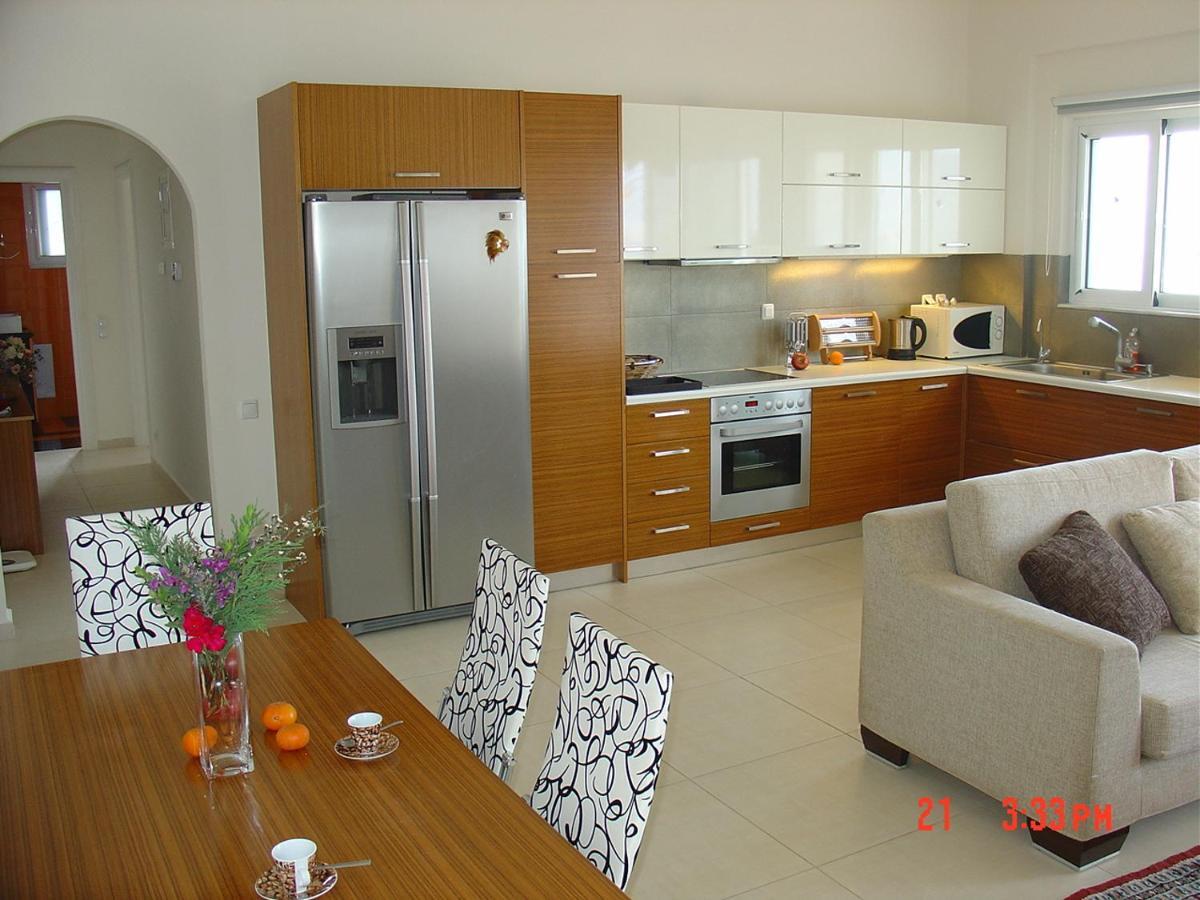 Verga First Floor Apartment 外观 照片